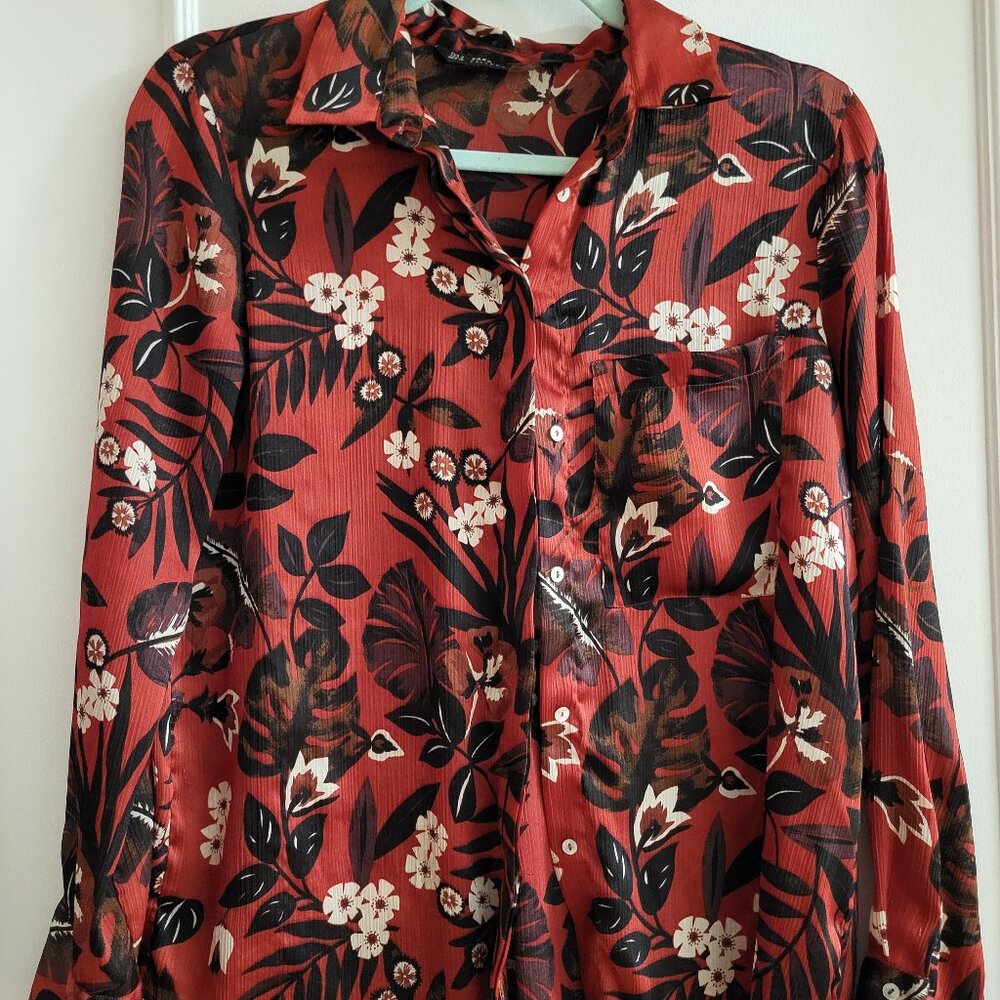 Zara Floral Print Flowing Button Down Shirt size Small
